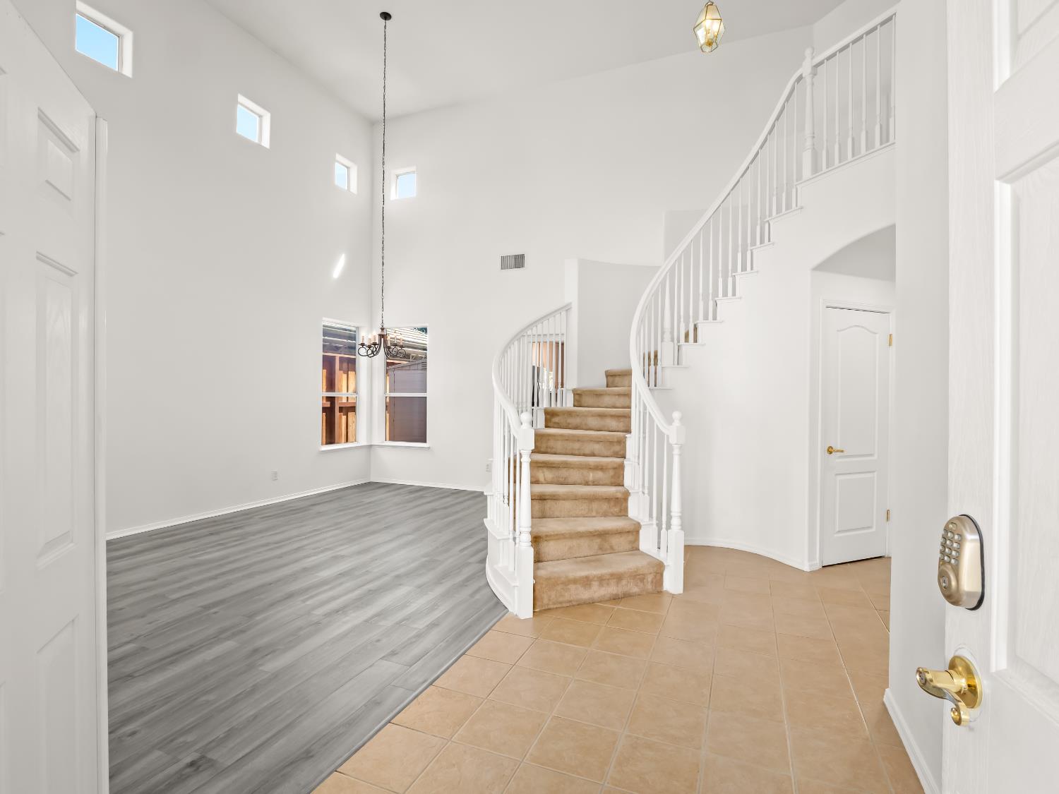 5779 W Bluff Ave, Fresno, CA 93722