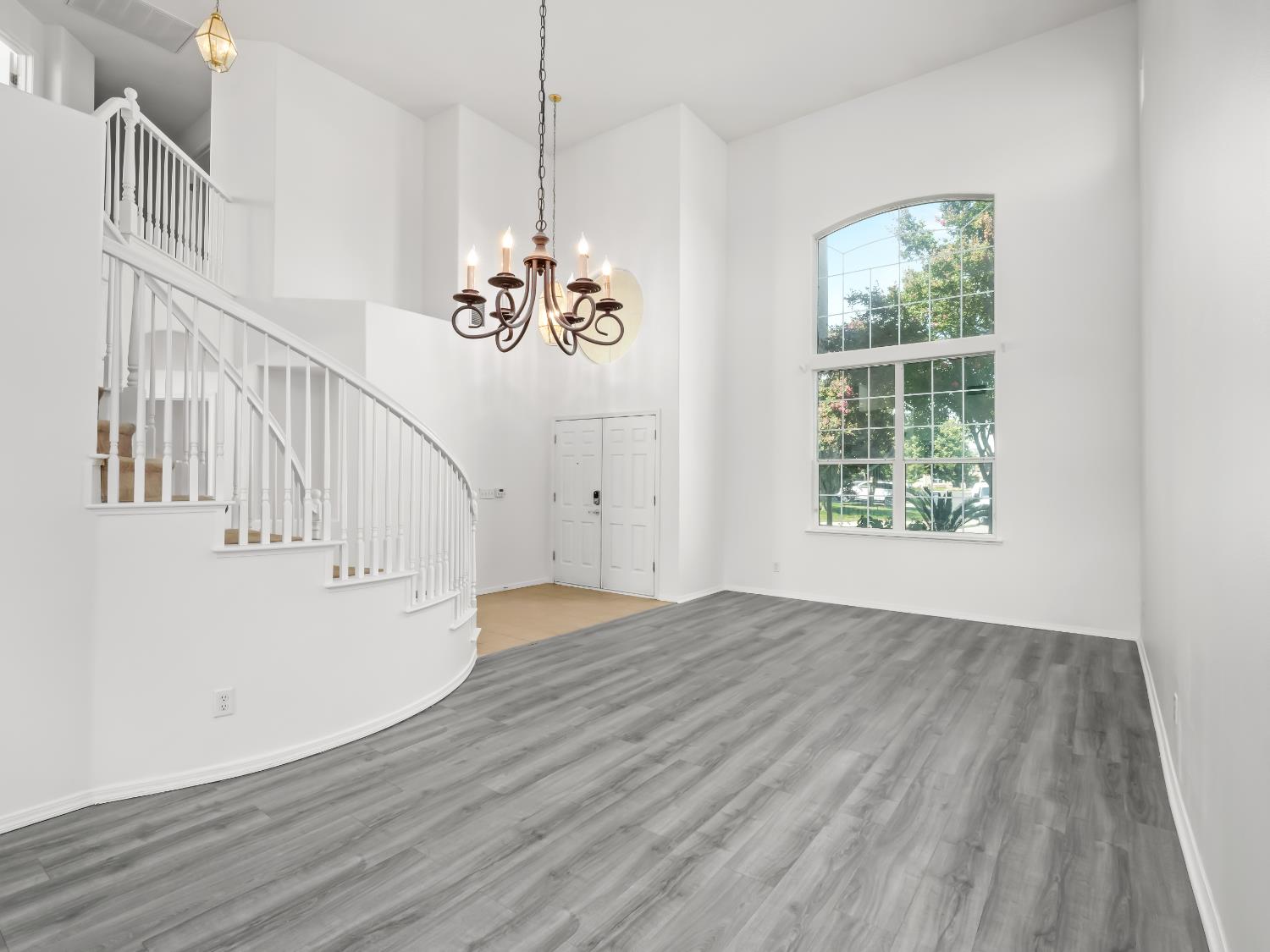 5779 W Bluff Ave, Fresno, CA 93722