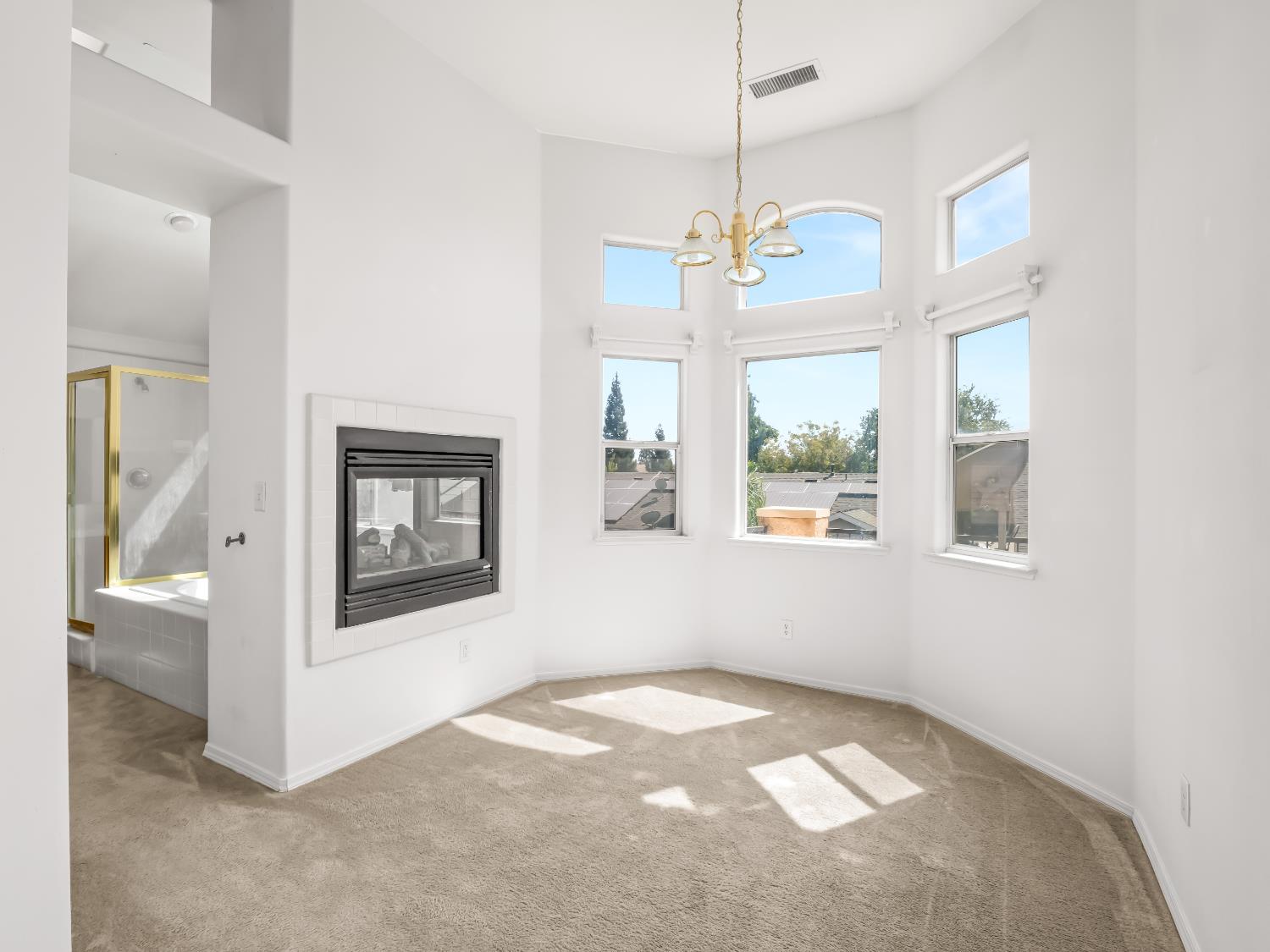 5779 W Bluff Ave, Fresno, CA 93722