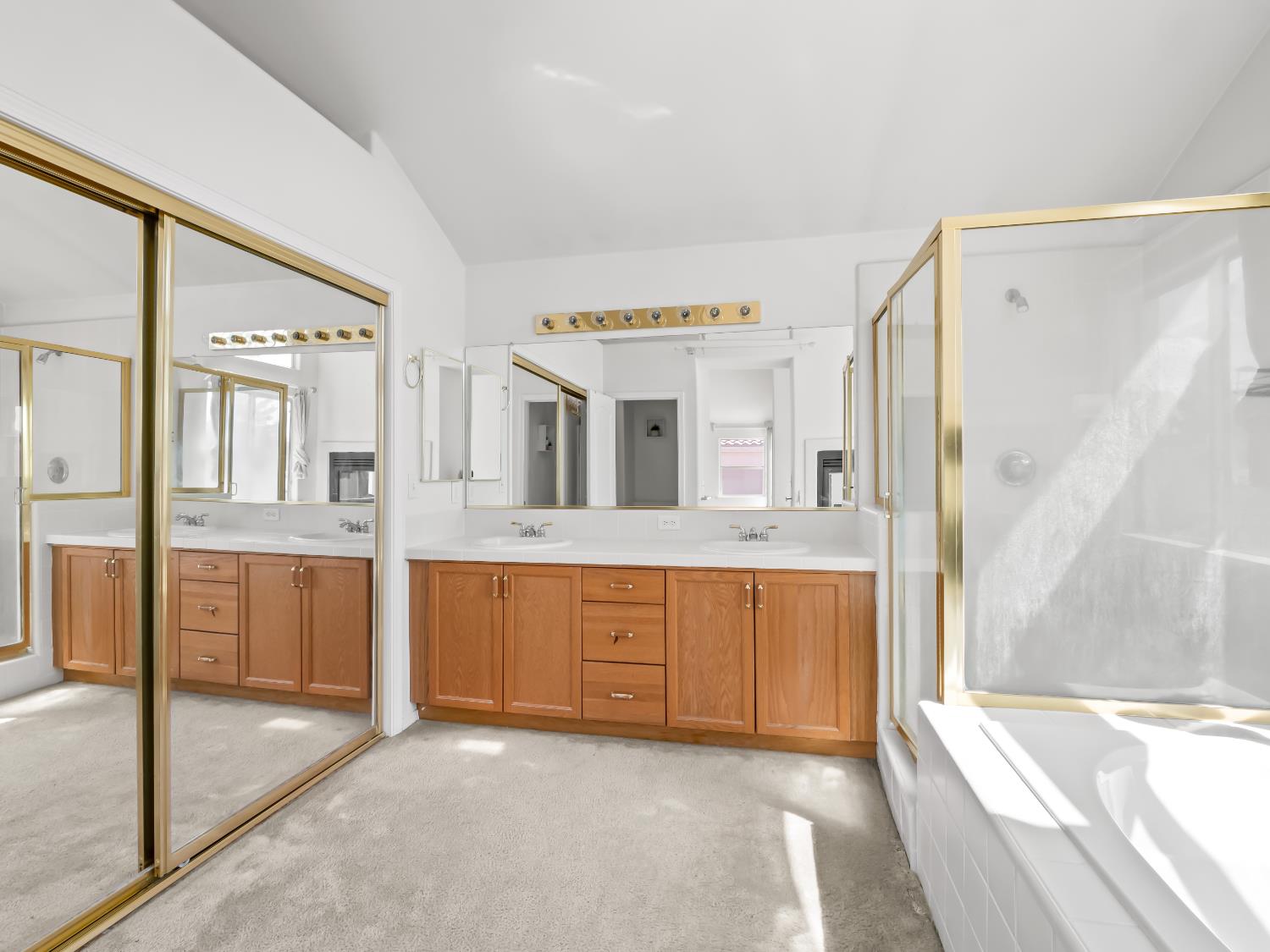 5779 W Bluff Ave, Fresno, CA 93722