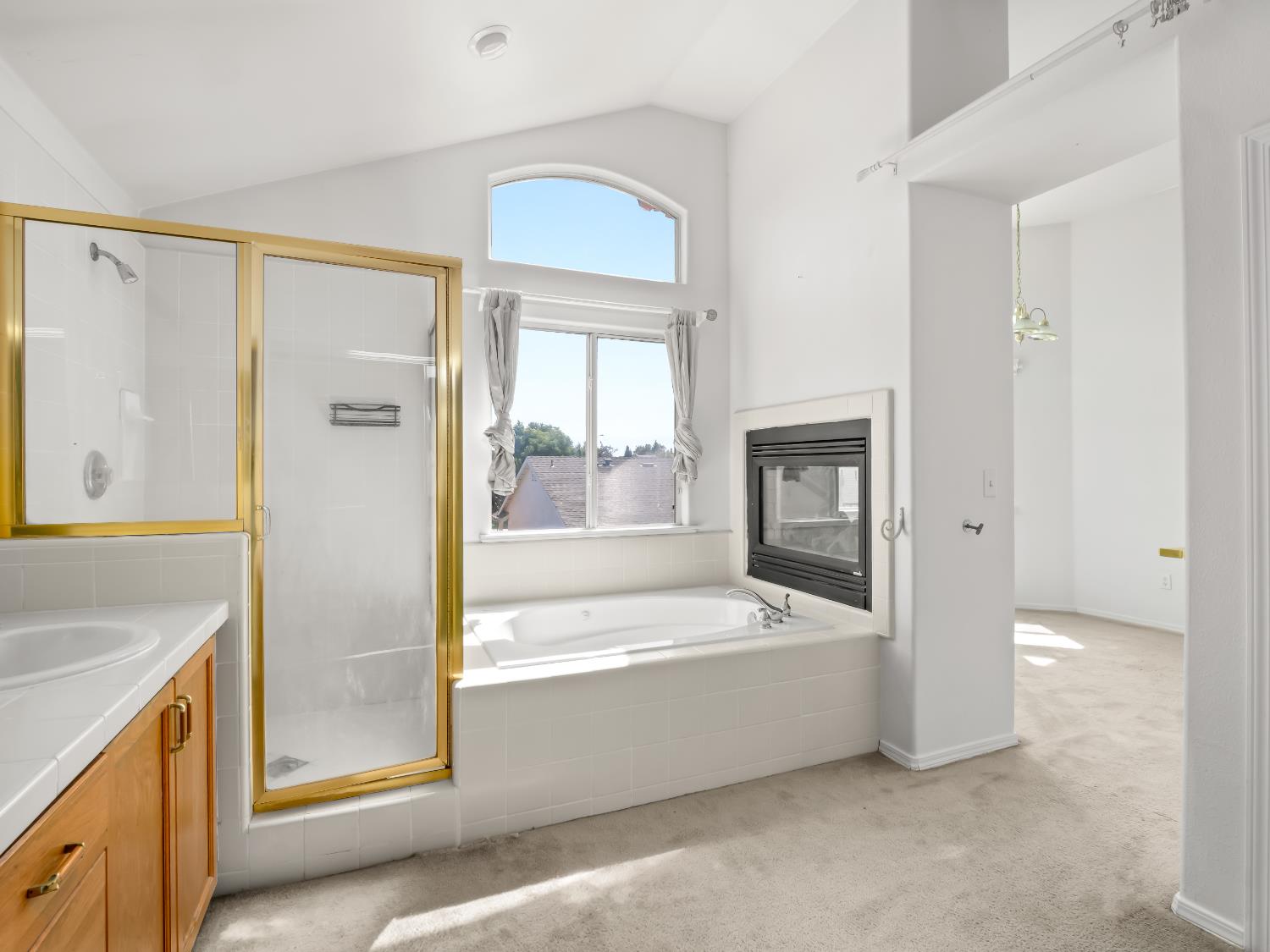 5779 W Bluff Ave, Fresno, CA 93722