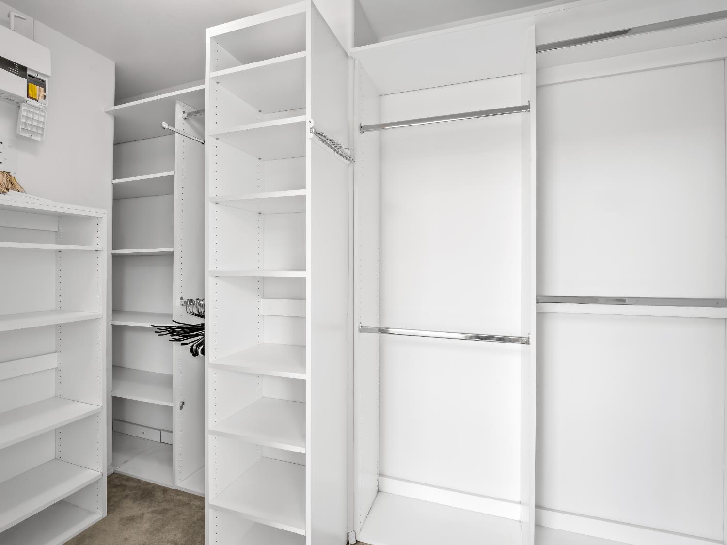 5779 W Bluff Ave, Fresno, CA 93722