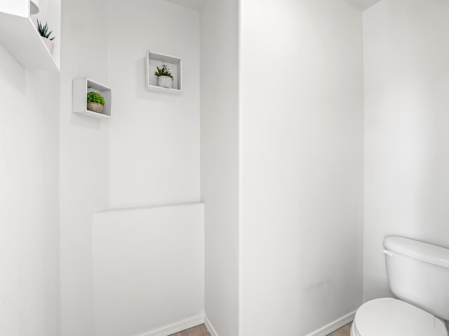 5779 W Bluff Ave, Fresno, CA 93722