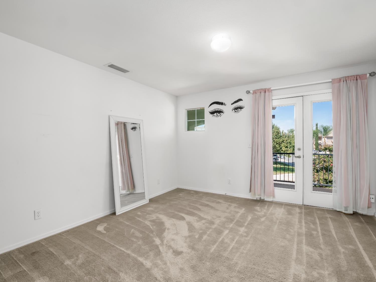 5779 W Bluff Ave, Fresno, CA 93722