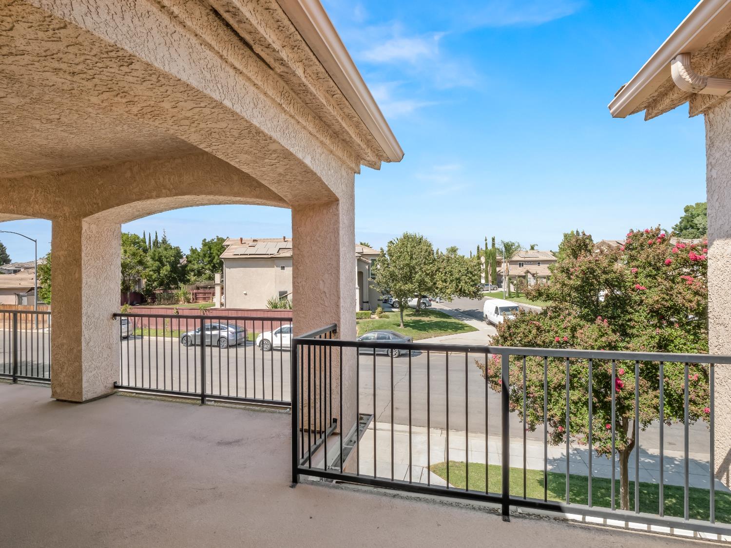 5779 W Bluff Ave, Fresno, CA 93722