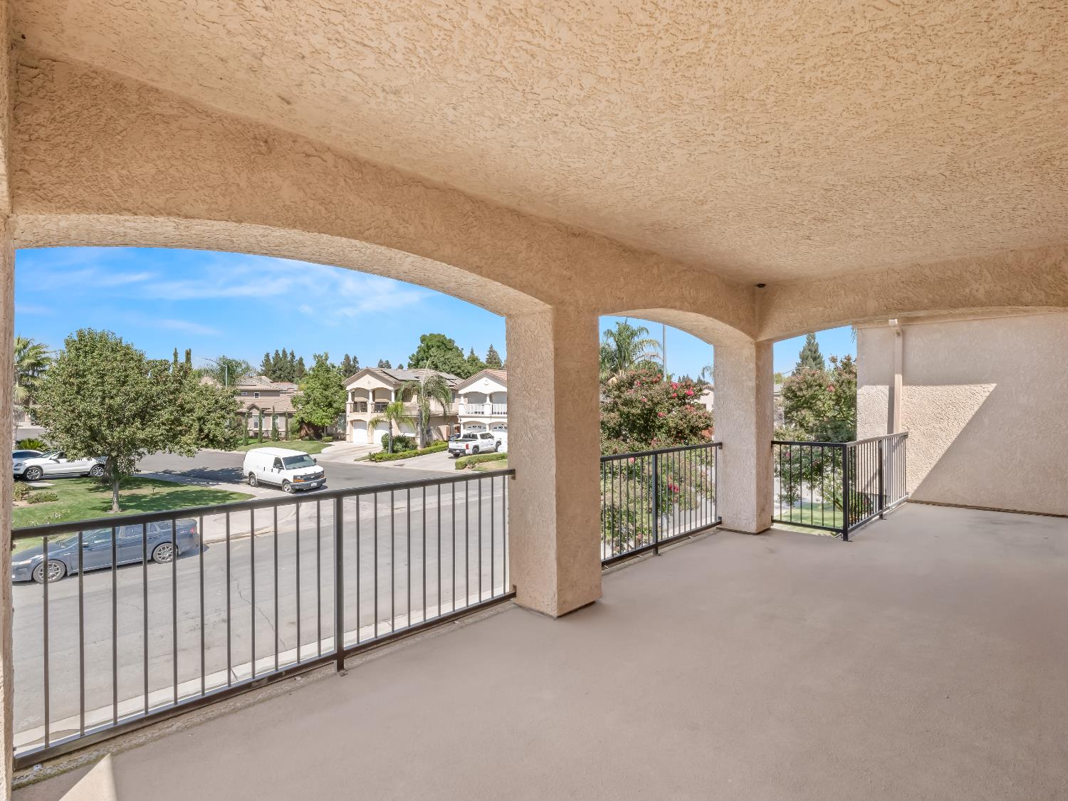 5779 W Bluff Ave, Fresno, CA 93722