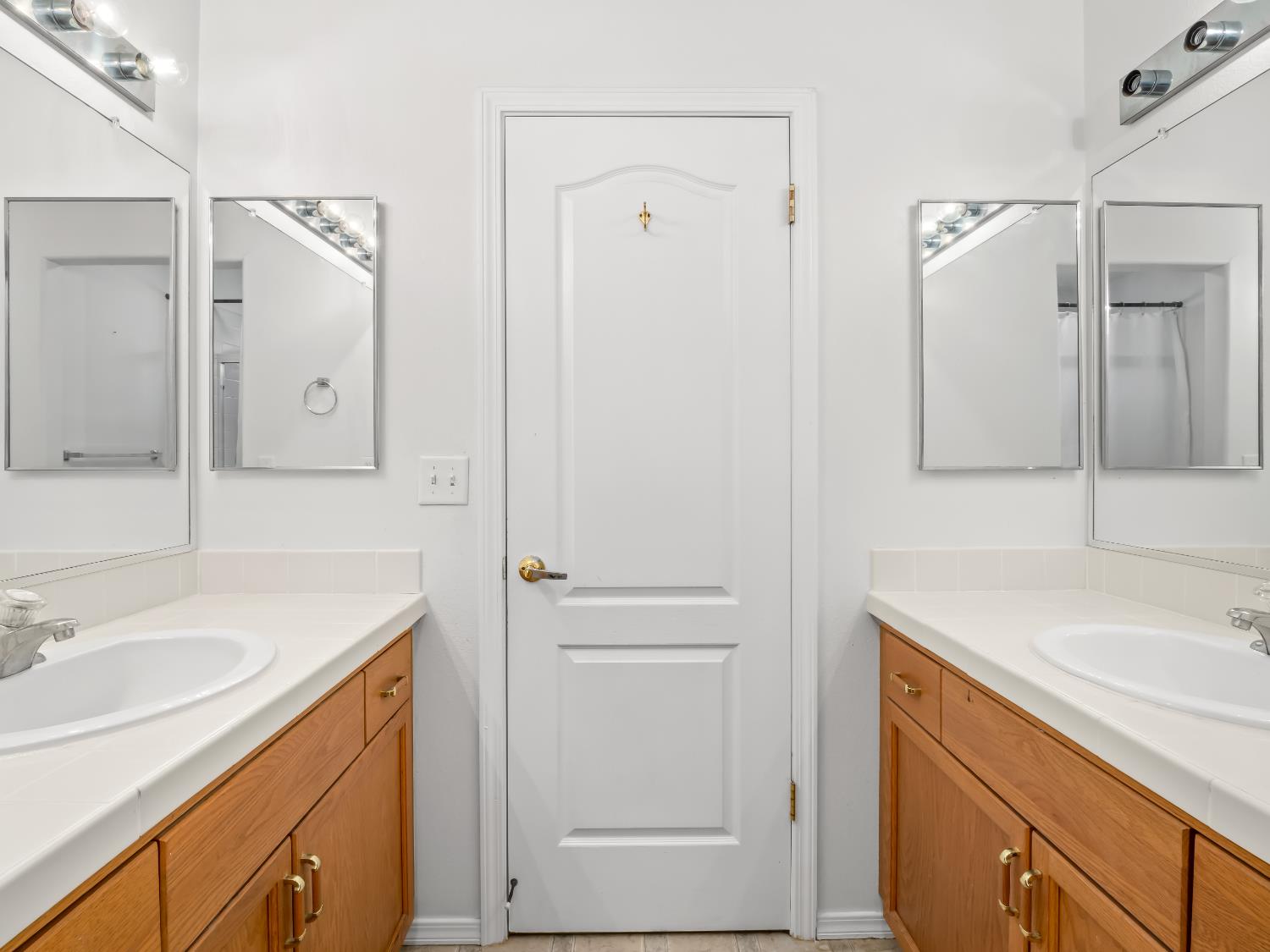 5779 W Bluff Ave, Fresno, CA 93722