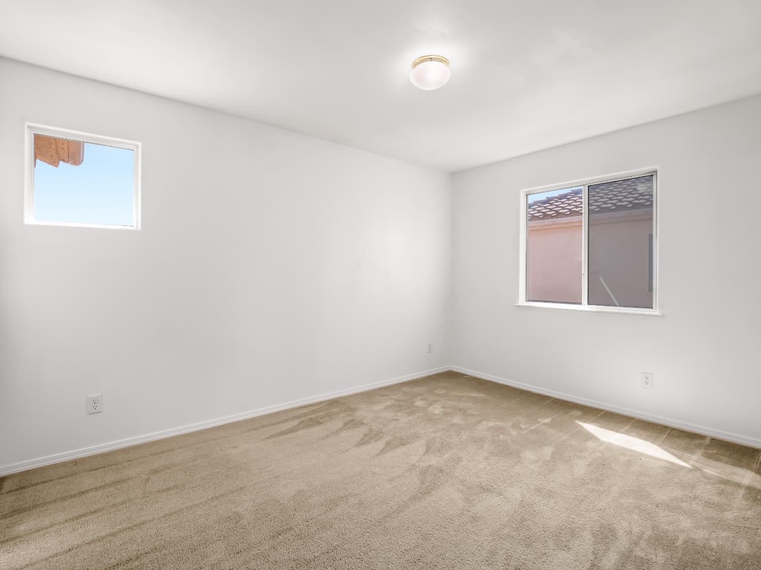 5779 W Bluff Ave, Fresno, CA 93722