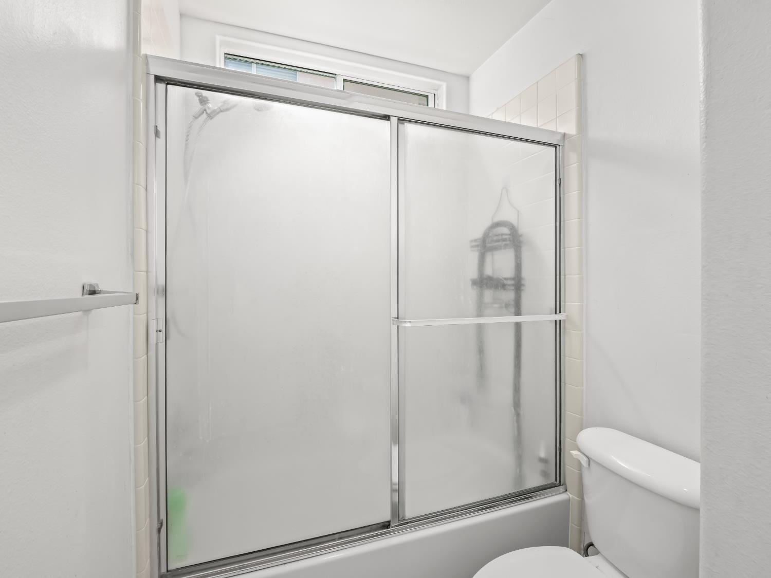 5779 W Bluff Ave, Fresno, CA 93722