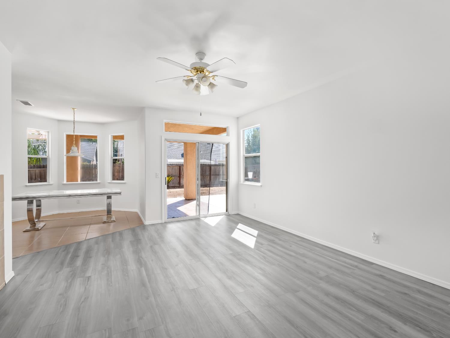 5779 W Bluff Ave, Fresno, CA 93722