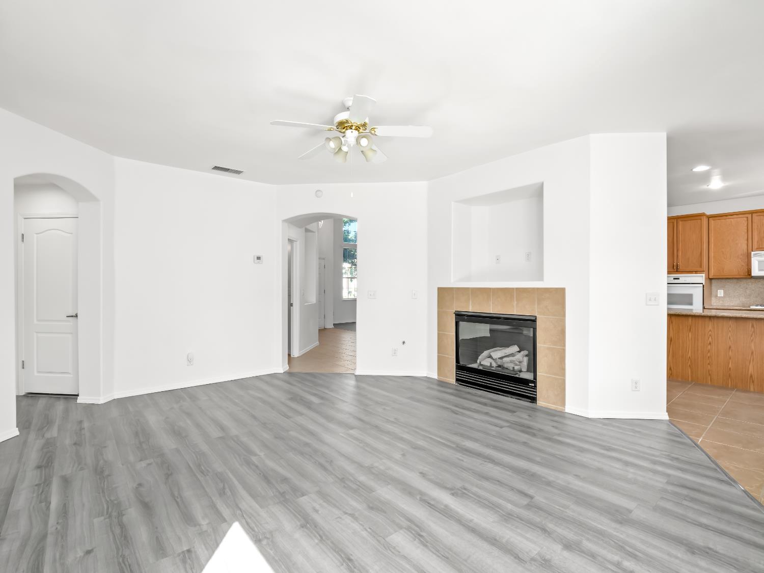 5779 W Bluff Ave, Fresno, CA 93722