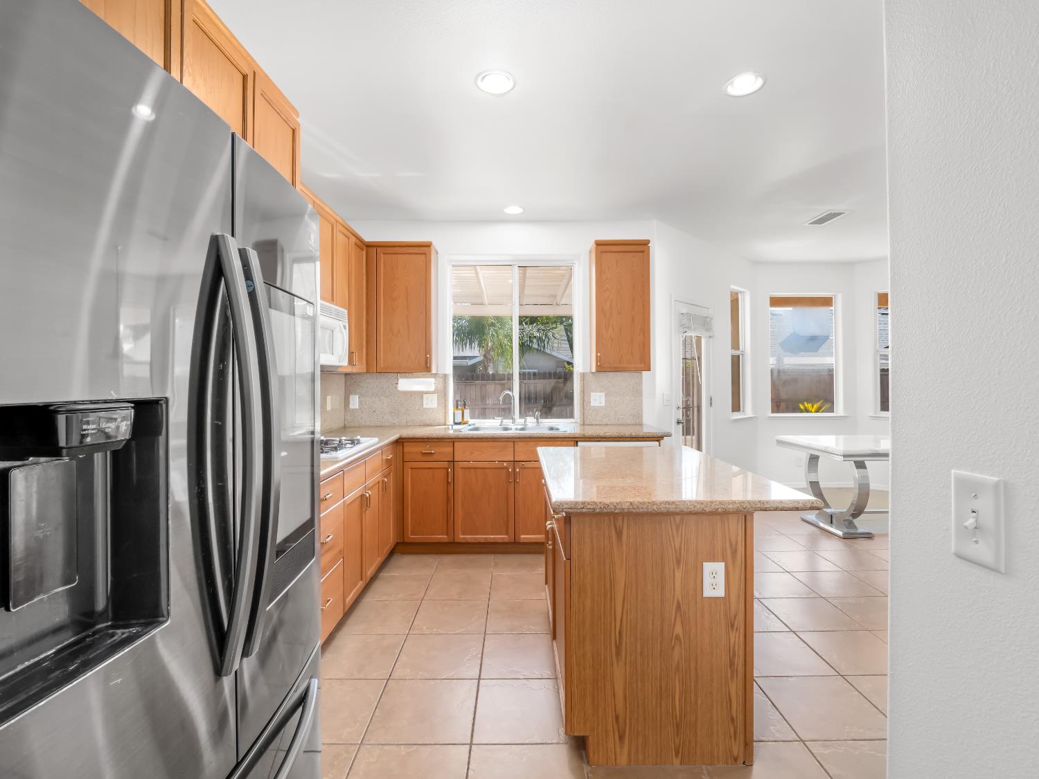 5779 W Bluff Ave, Fresno, CA 93722