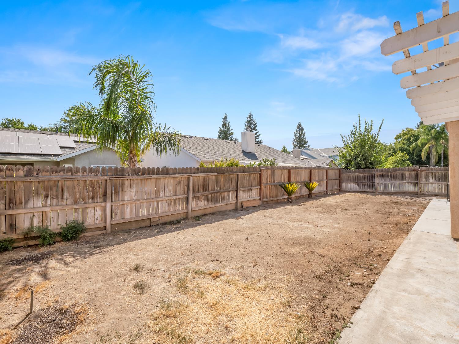 5779 W Bluff Ave, Fresno, CA 93722