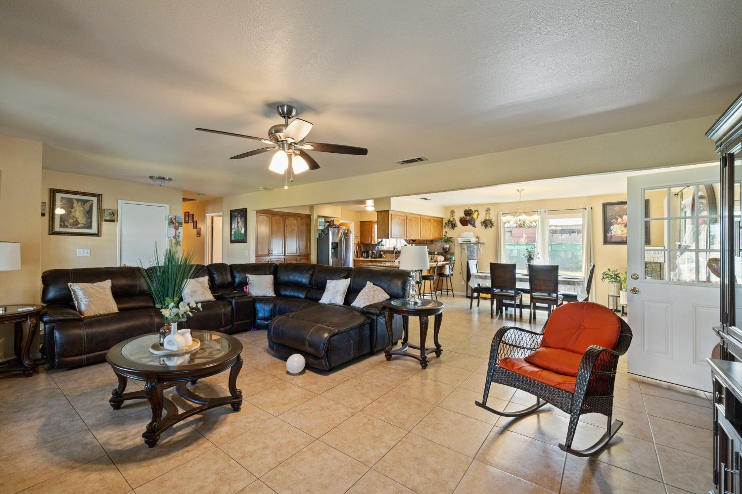 4765 W Shields Ave, Fresno, CA 93722