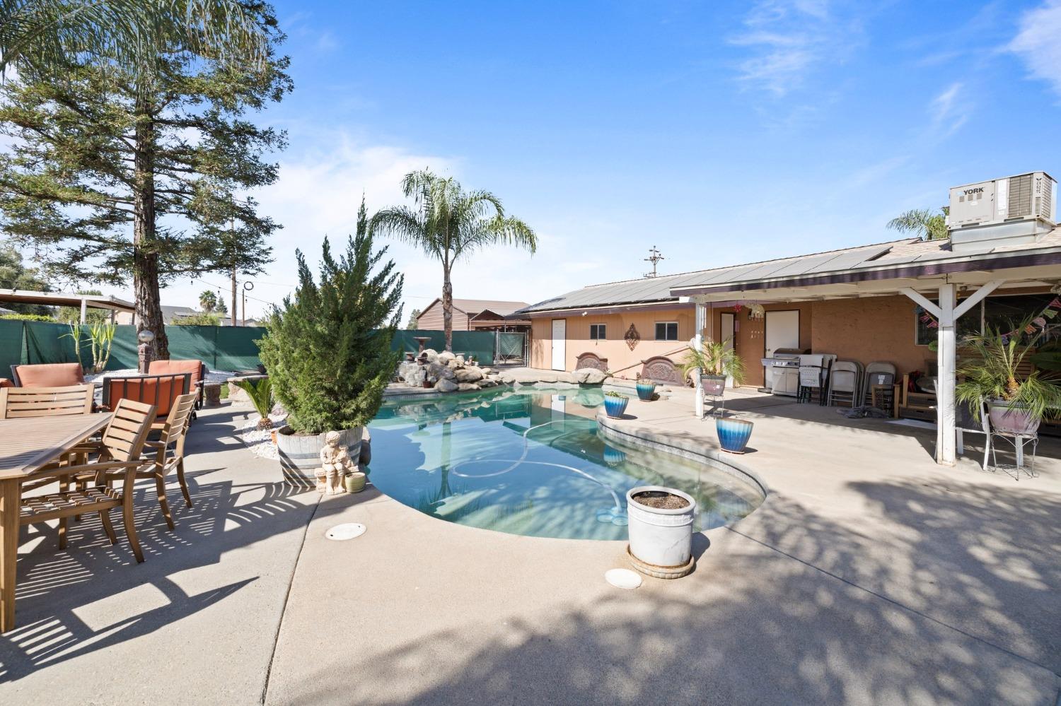 4765 W Shields Ave, Fresno, CA 93722