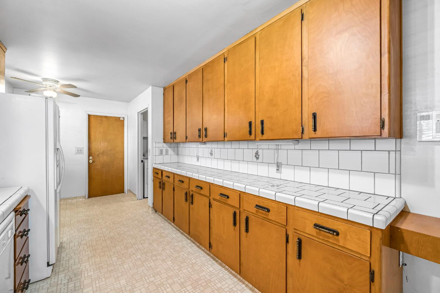 1591 E Almendra, Fresno, CA 93710