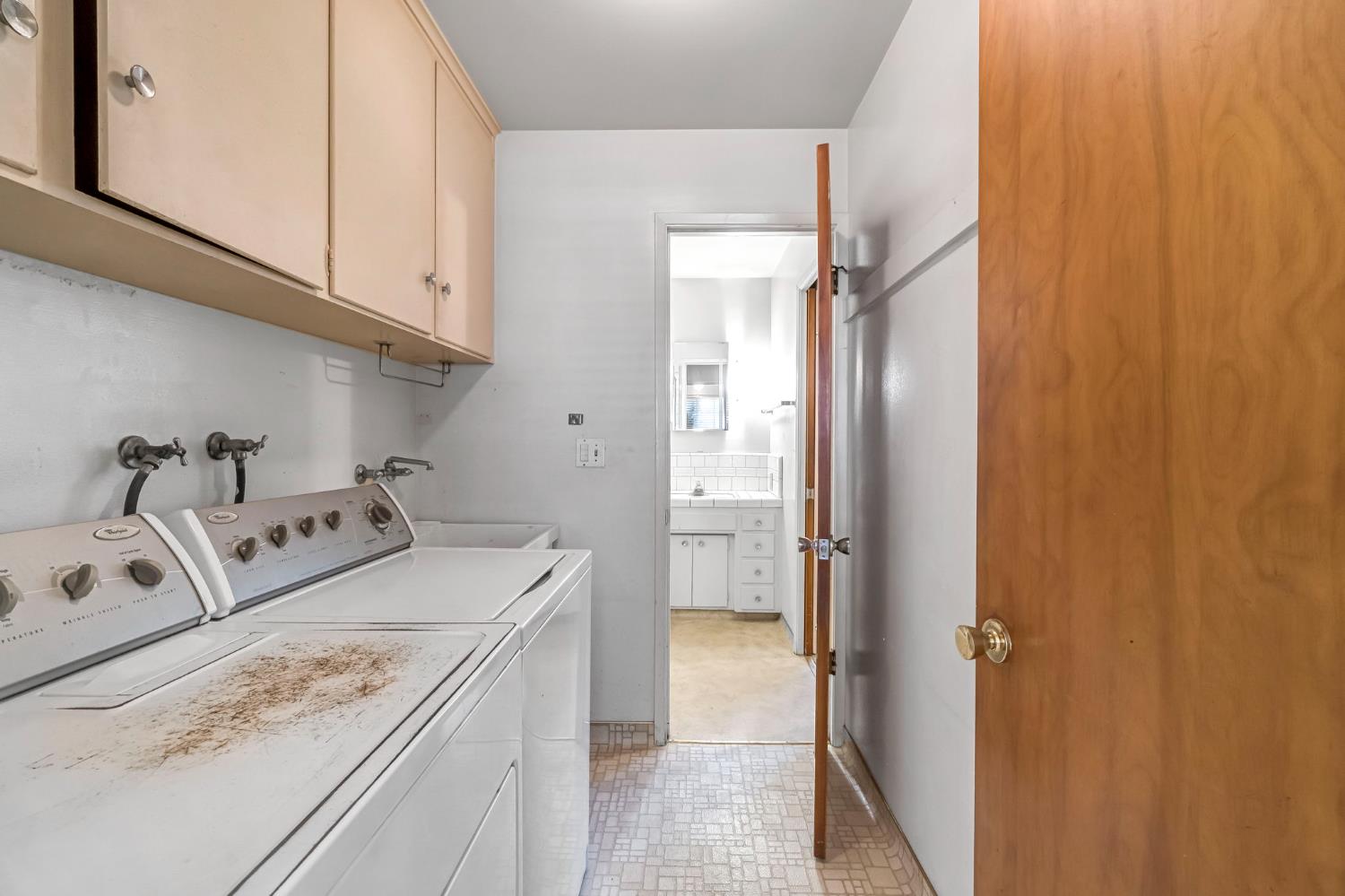 1591 E Almendra, Fresno, CA 93710