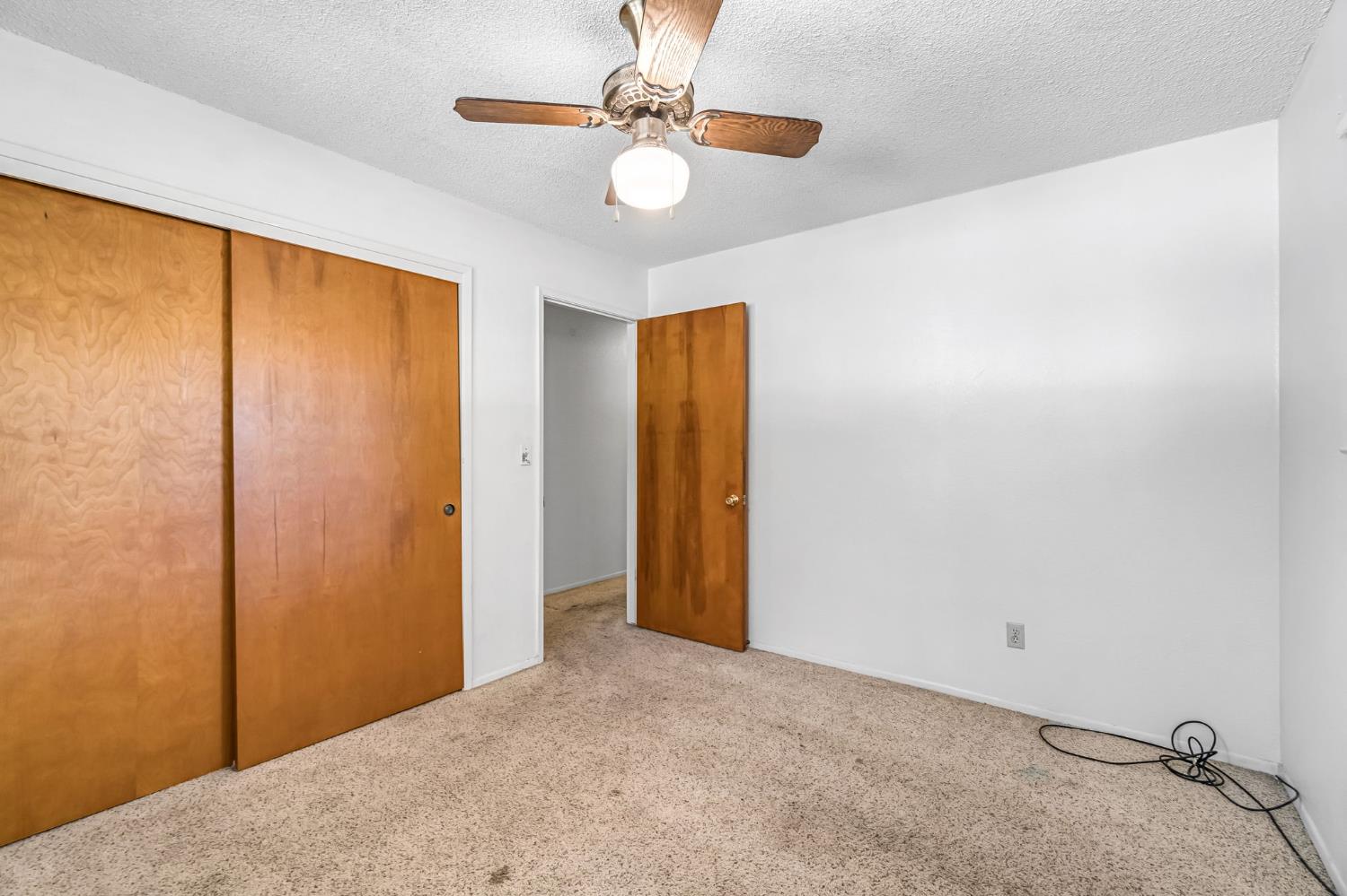 1591 E Almendra, Fresno, CA 93710