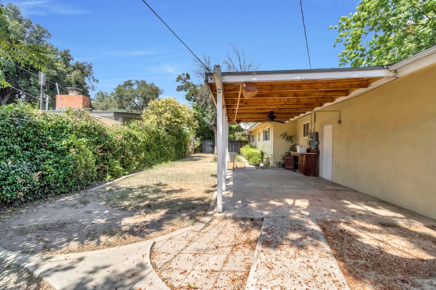 1591 E Almendra, Fresno, CA 93710