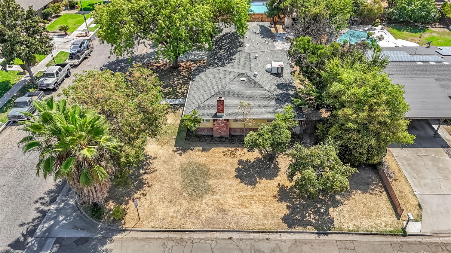 1591 E Almendra, Fresno, CA 93710
