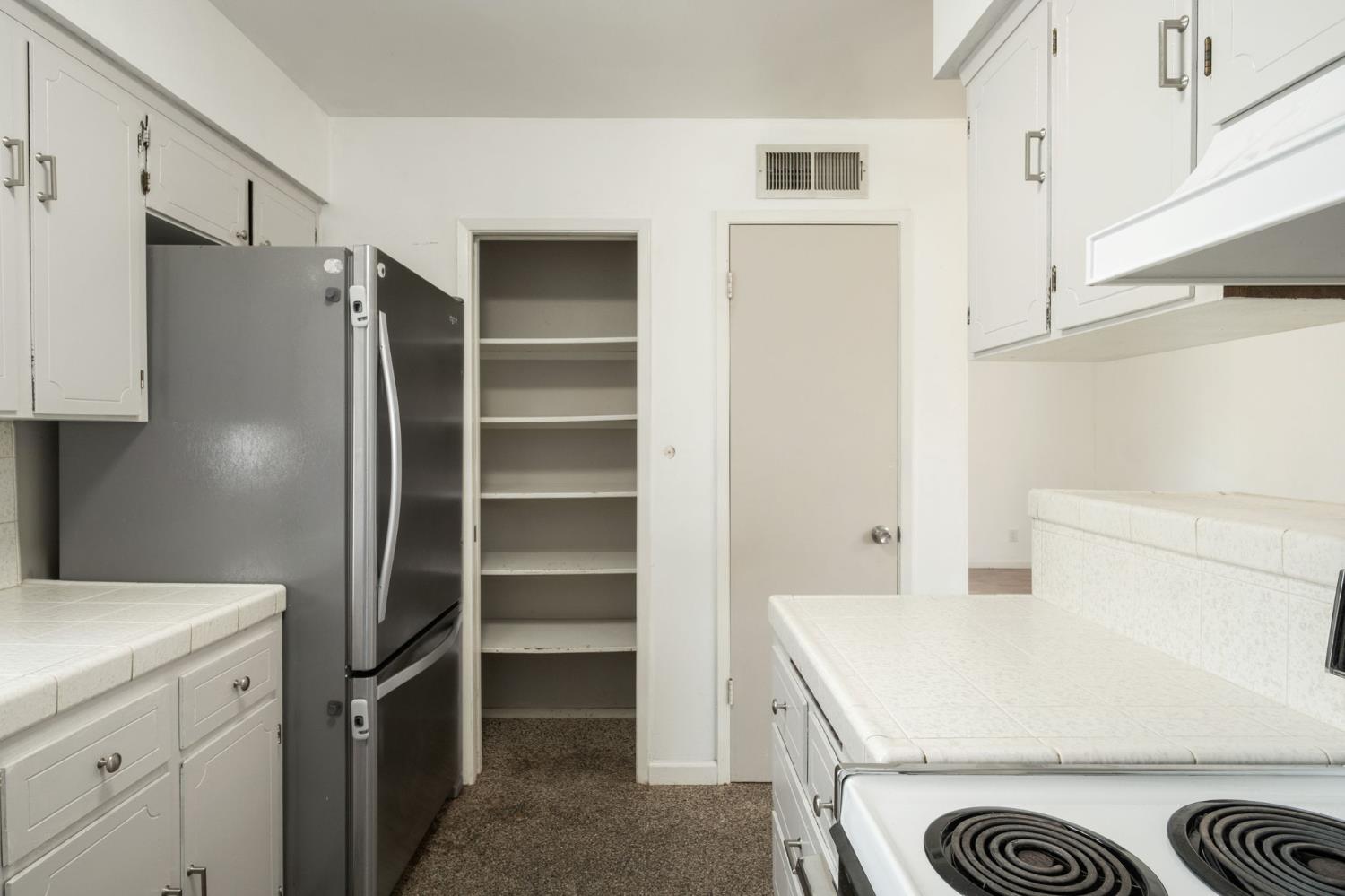 1488 Alamos Ave, Clovis, CA 93611