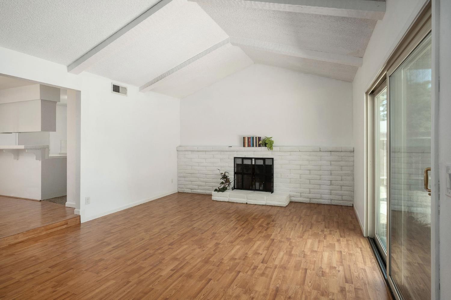 1488 Alamos Ave, Clovis, CA 93611