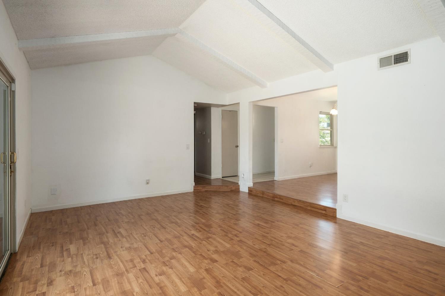 1488 Alamos Ave, Clovis, CA 93611