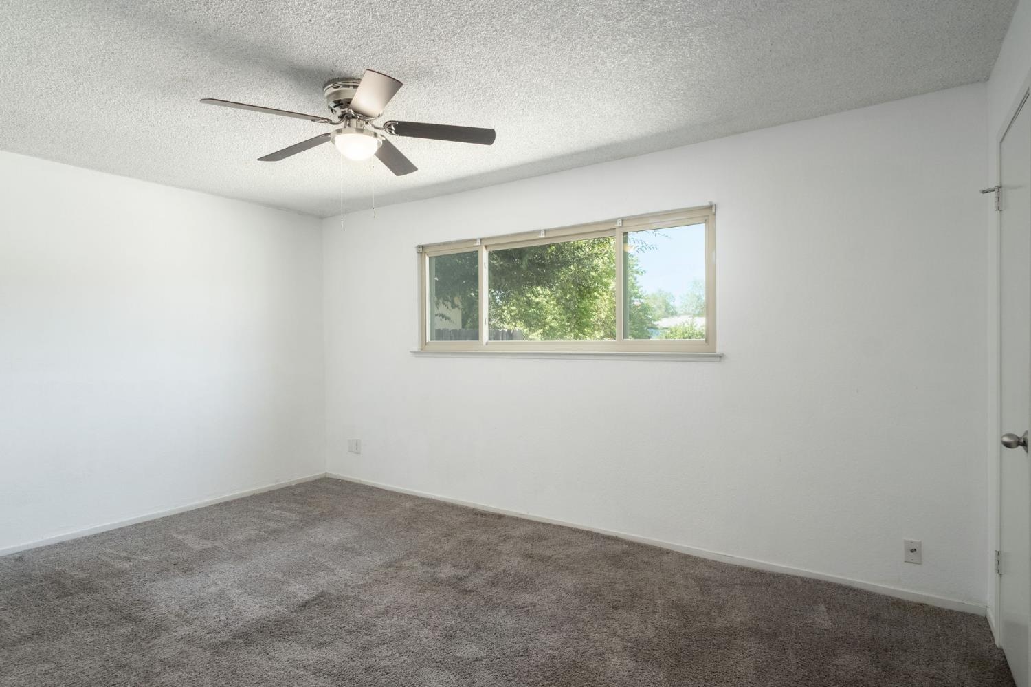 1488 Alamos Ave, Clovis, CA 93611