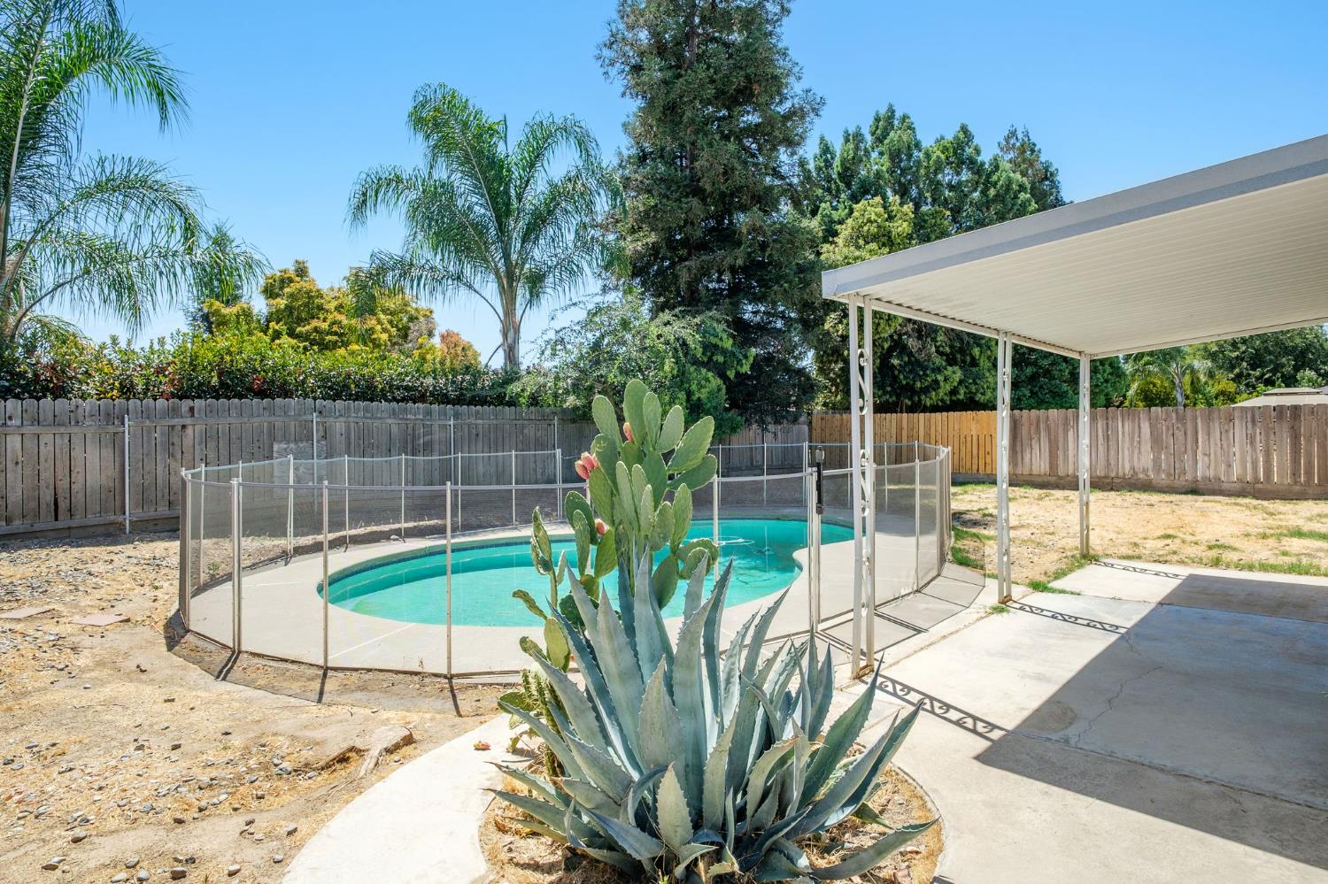 1488 Alamos Ave, Clovis, CA 93611