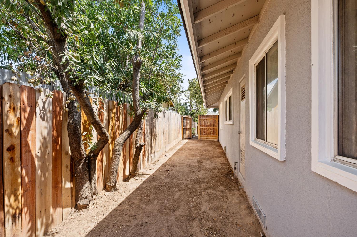 19520 Western Way, Madera, CA 93638