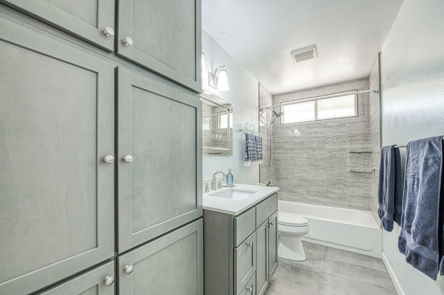 41981 Wild Horse Ct, Coarsegold, CA 93614