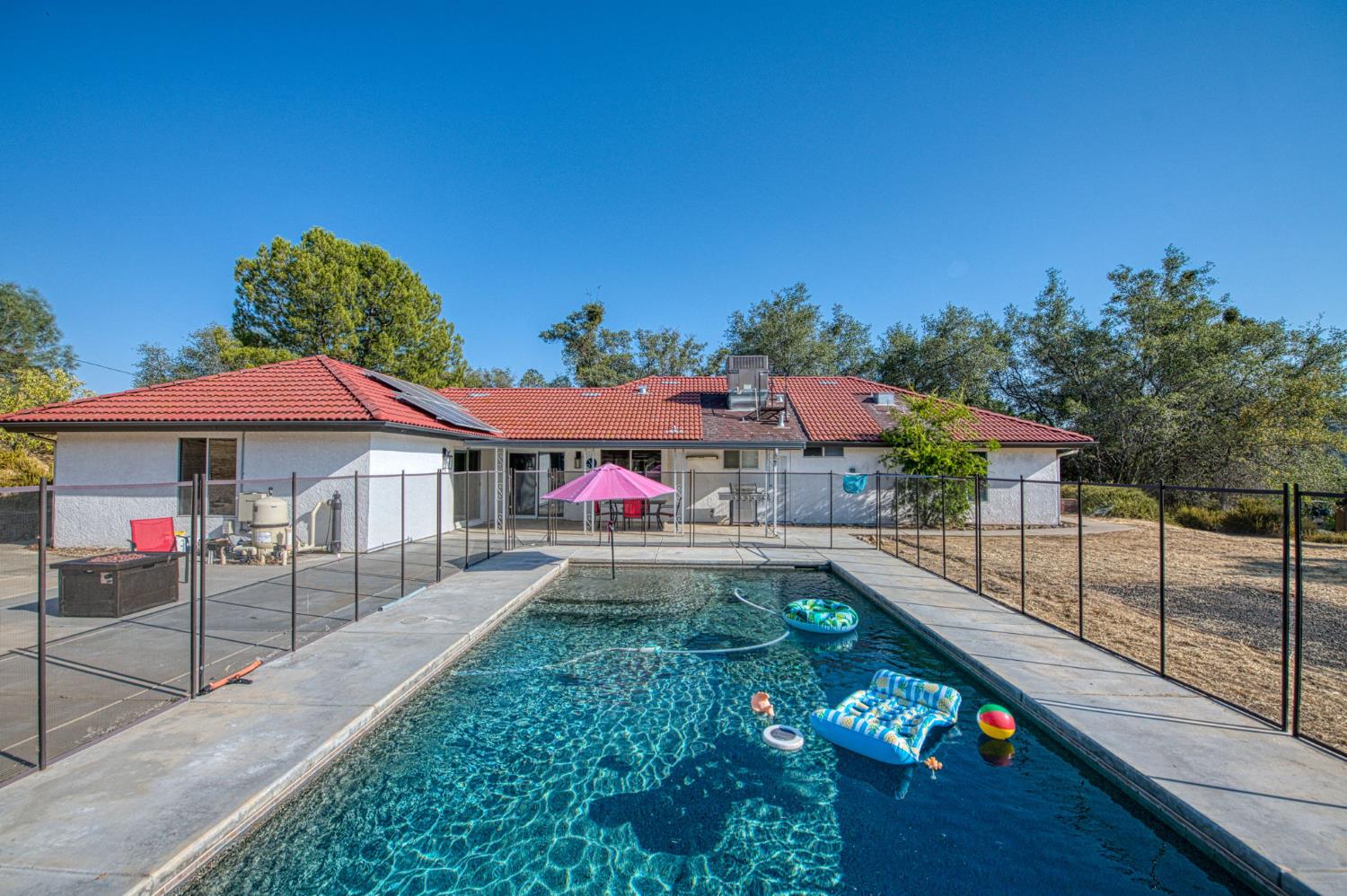 41981 Wild Horse Ct, Coarsegold, CA 93614