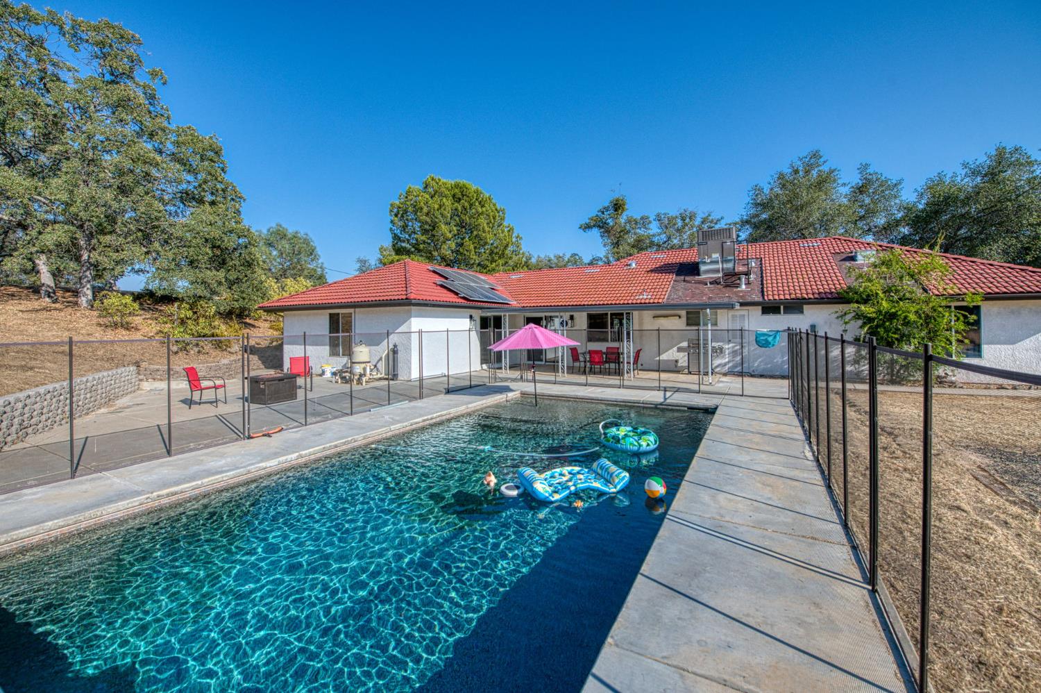 41981 Wild Horse Ct, Coarsegold, CA 93614