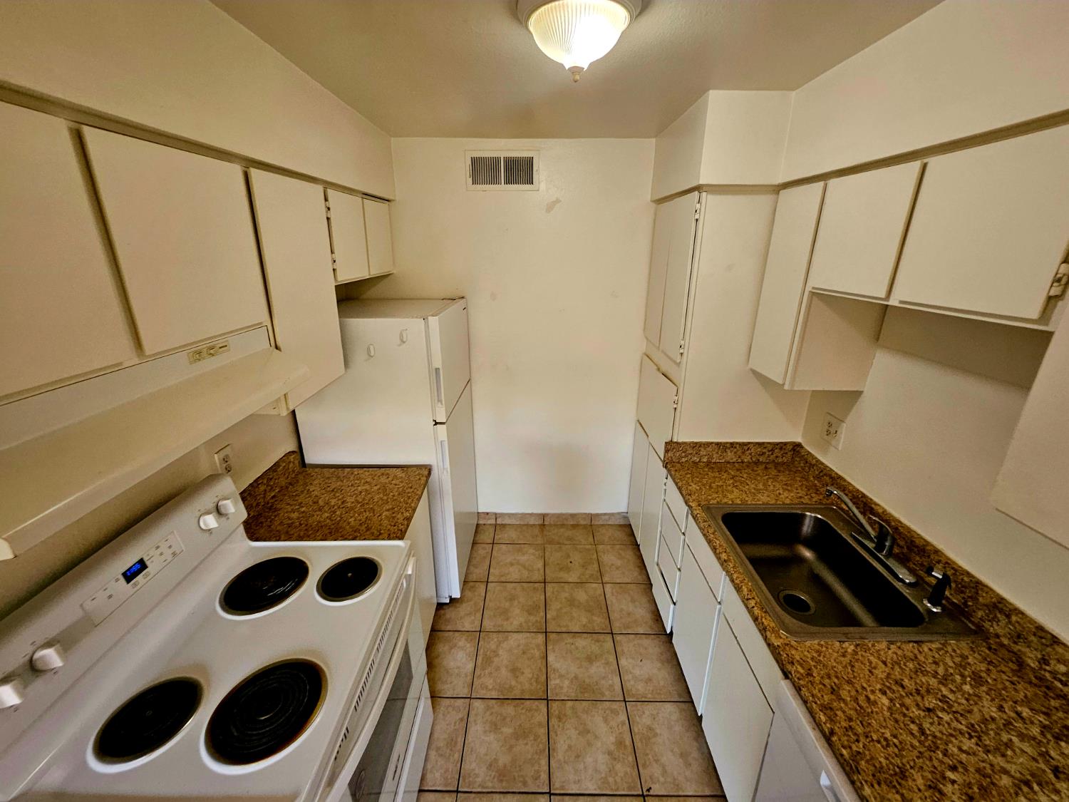 1550 W Ashlan Ave #229, Fresno, CA 93705