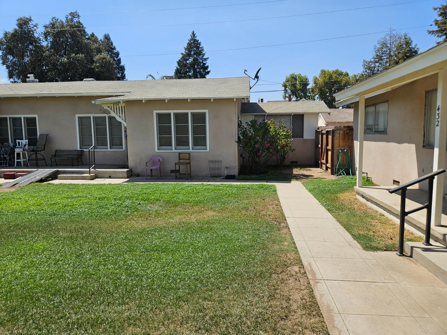 422 440 W Race Ave, Visalia, CA 93291