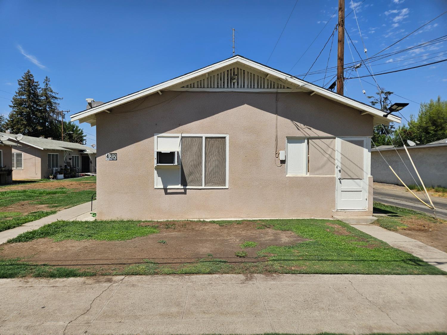 422 440 W Race Ave, Visalia, CA 93291