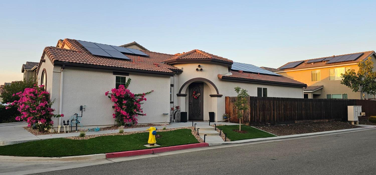 1589 Medellin Ln, Clovis, CA 93619