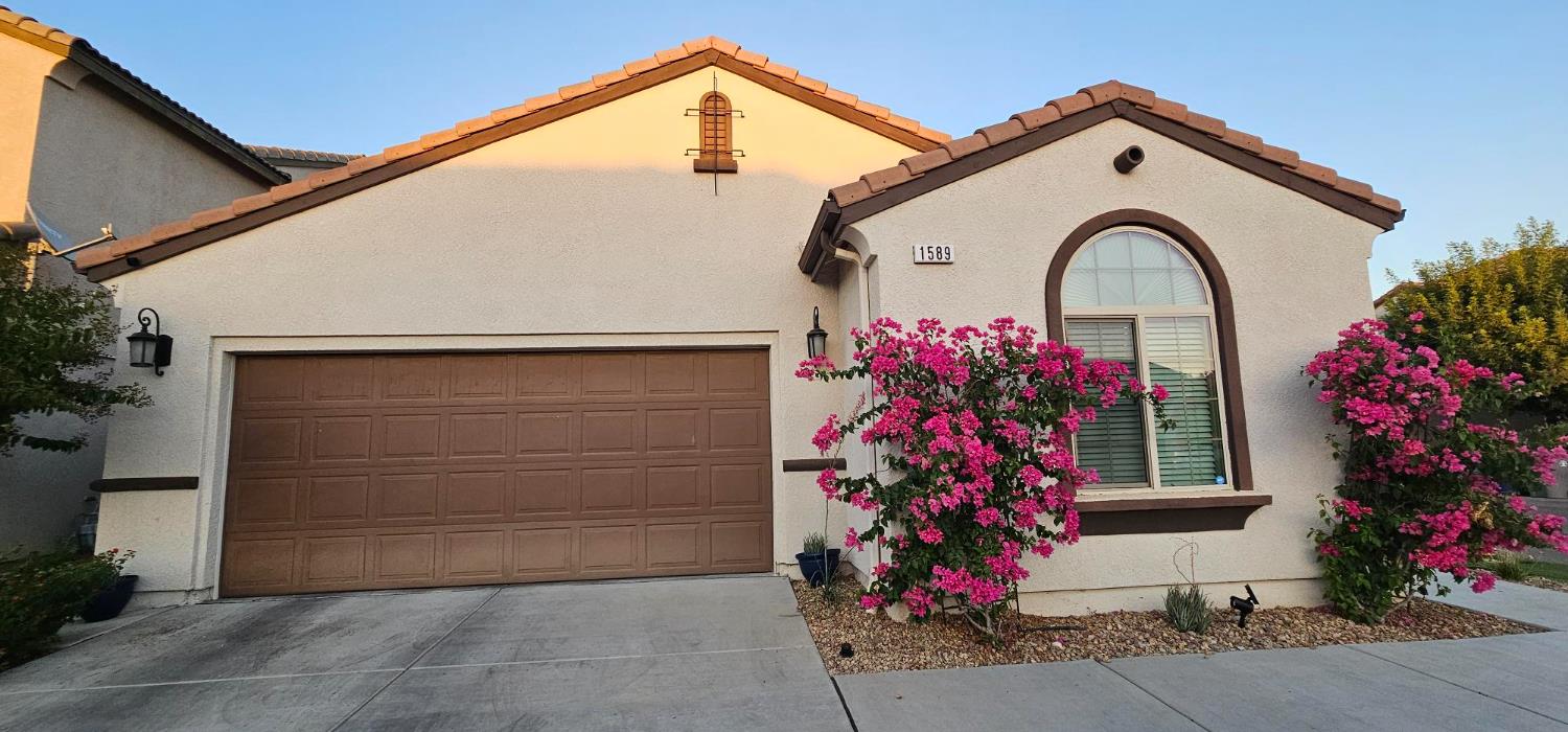 1589 Medellin Ln, Clovis, CA 93619