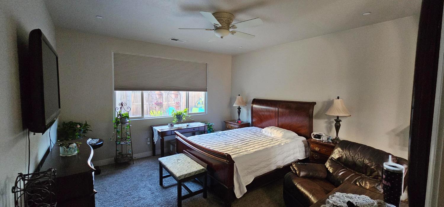 1589 Medellin Ln, Clovis, CA 93619