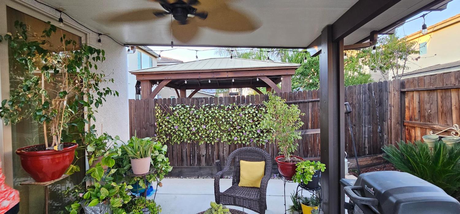 1589 Medellin Ln, Clovis, CA 93619