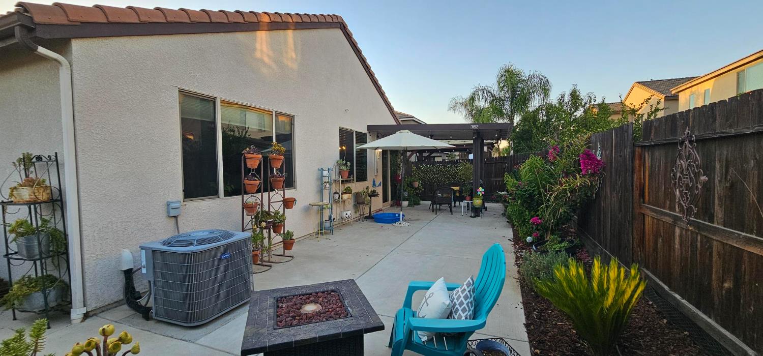 1589 Medellin Ln, Clovis, CA 93619