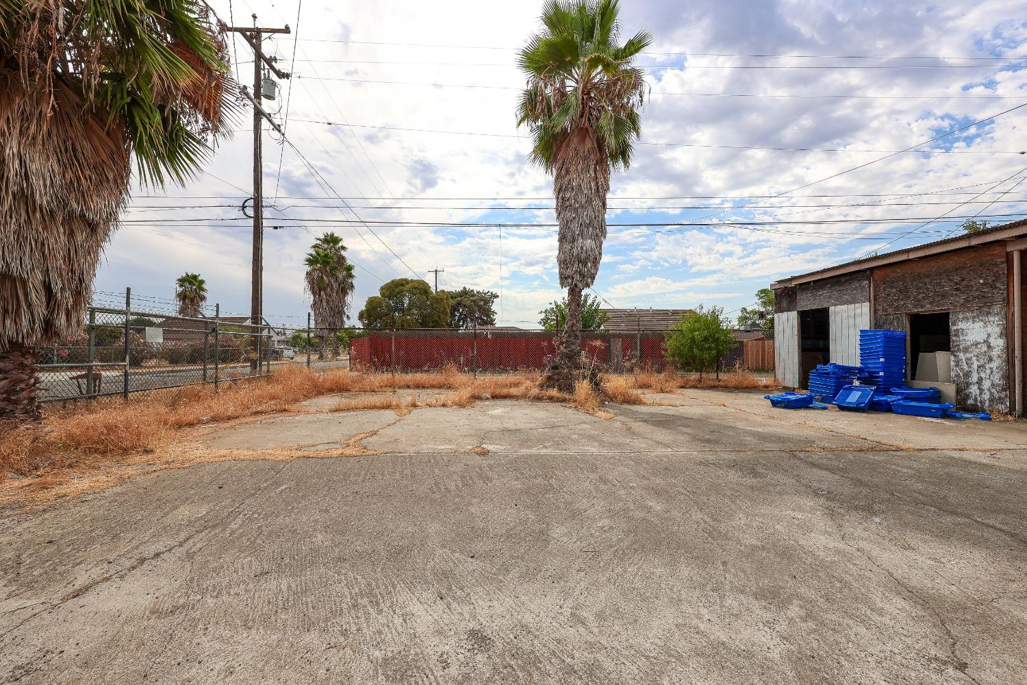 1005 Robertson Blvd, Chowchilla, CA 93610