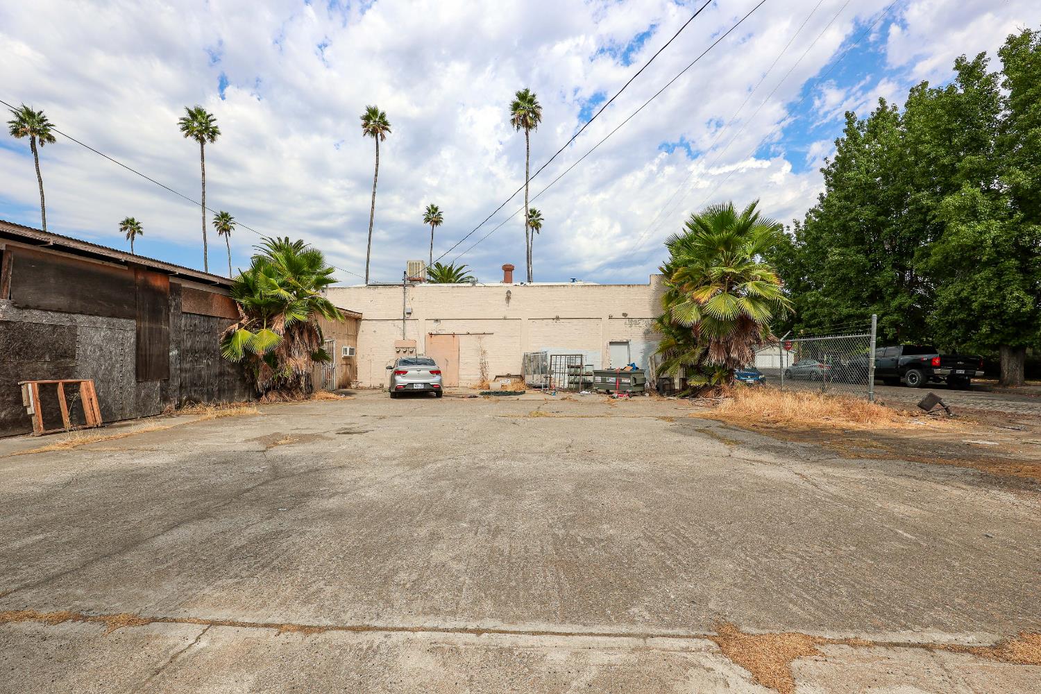 1005 Robertson Blvd, Chowchilla, CA 93610