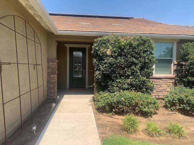 3233 Robinwood Ave, Clovis, CA 93619