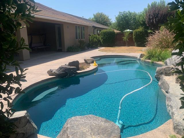 3233 Robinwood Ave, Clovis, CA 93619