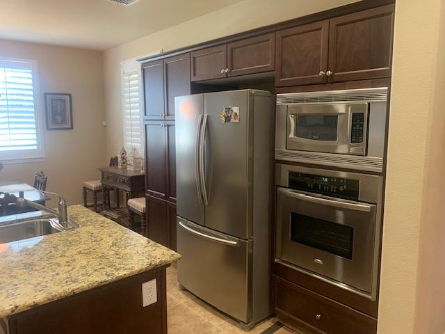 3233 Robinwood Ave, Clovis, CA 93619