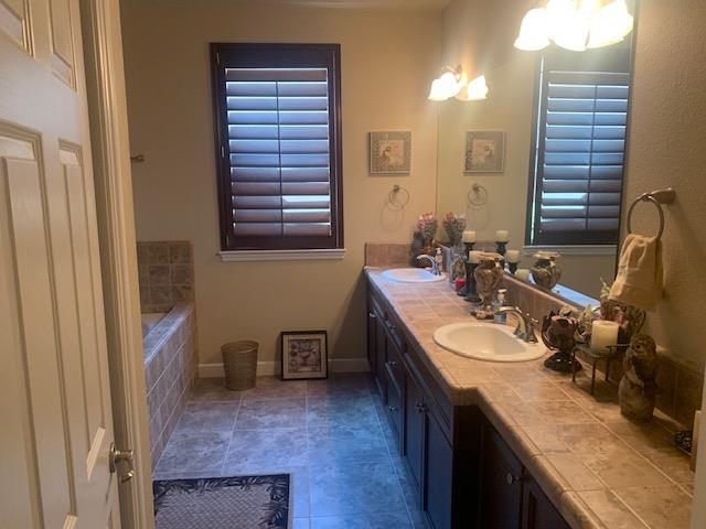 3233 Robinwood Ave, Clovis, CA 93619