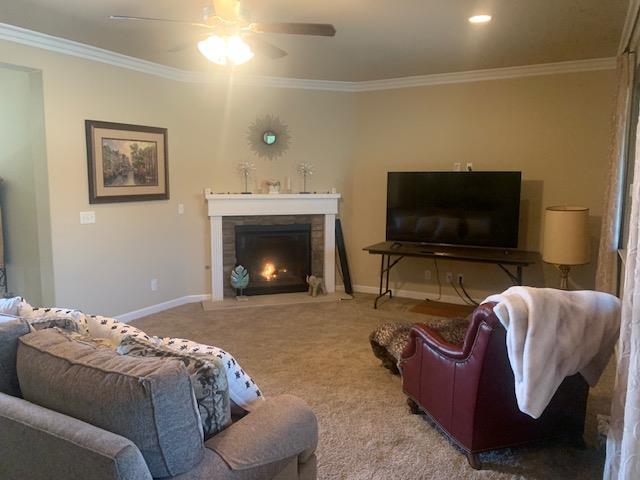 3233 Robinwood Ave, Clovis, CA 93619