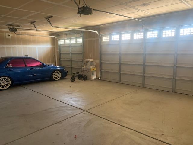 3233 Robinwood Ave, Clovis, CA 93619