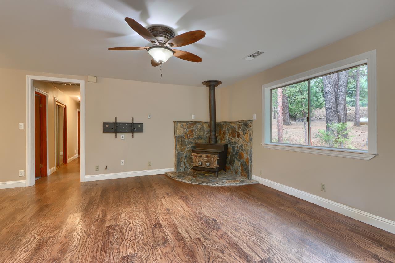 7115 Hites Cove Rd, Mariposa, CA 95338